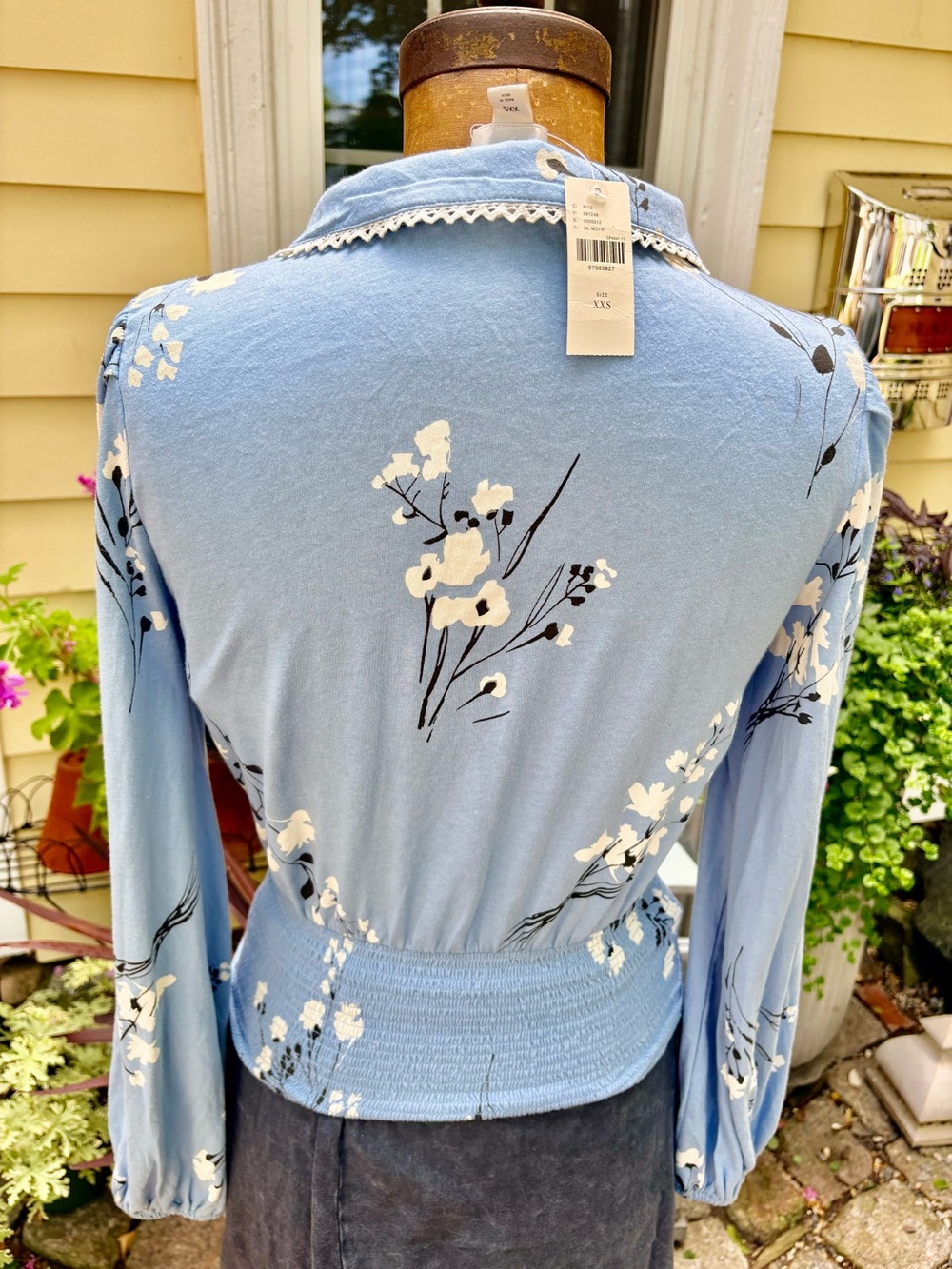 New XXS Anthropologie Blue Maeve floral smocked cotton shirt - Picture 2 of 4